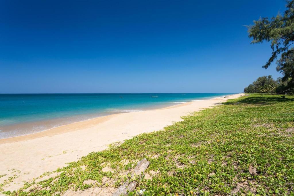 Royal Lee Resort And Spa Nai Yang Экстерьер фото
