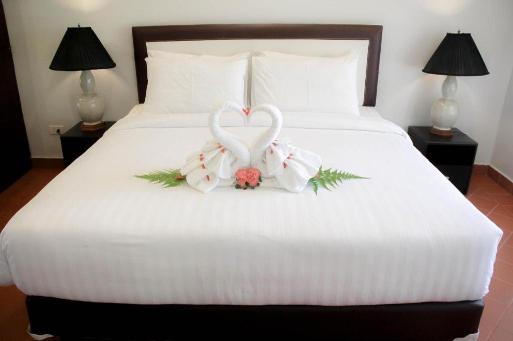 Royal Lee Resort And Spa Nai Yang Экстерьер фото
