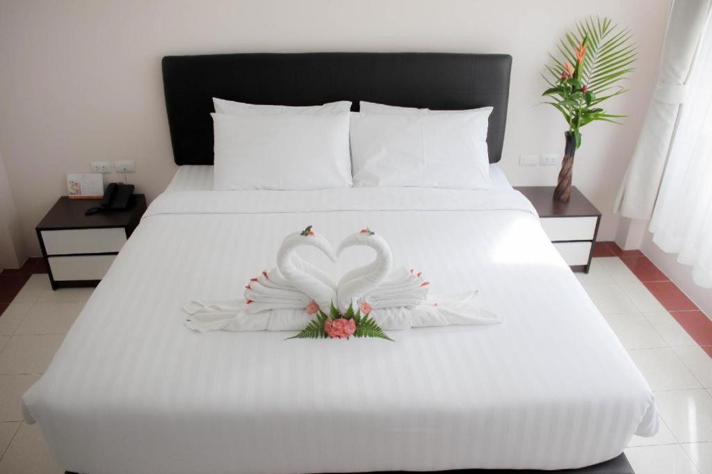 Royal Lee Resort And Spa Nai Yang Экстерьер фото