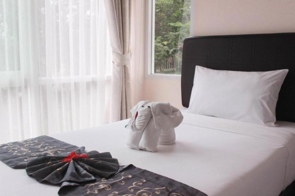 Royal Lee Resort And Spa Nai Yang Экстерьер фото